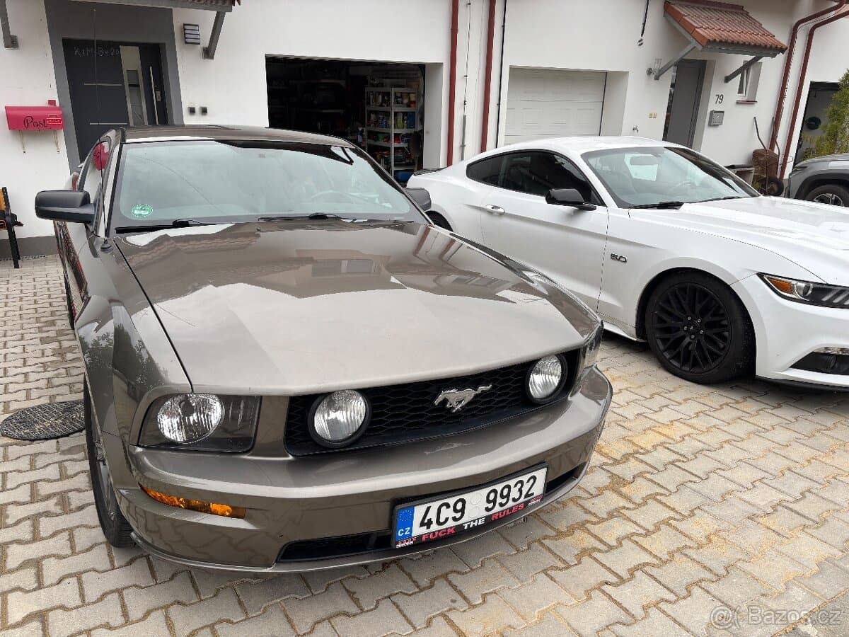 2005 Ford MUSTANG - 15