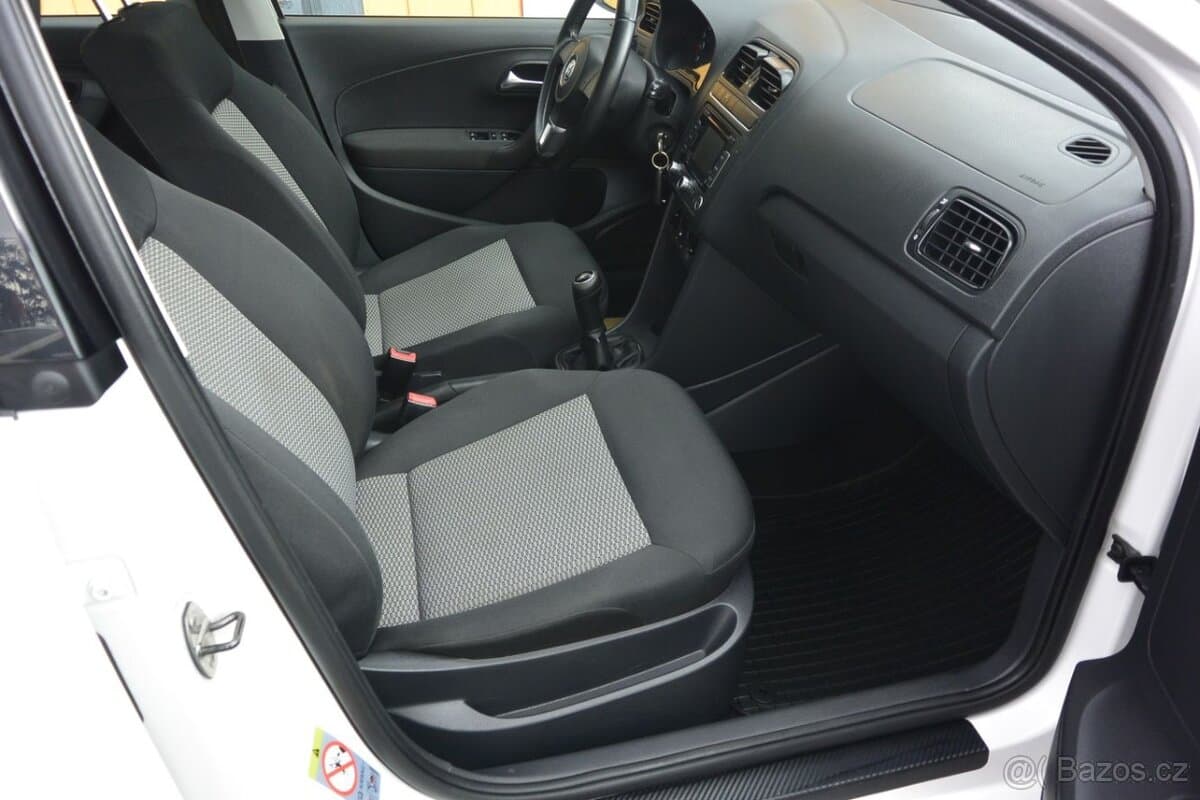 2013 Volkswagen POLO - 15