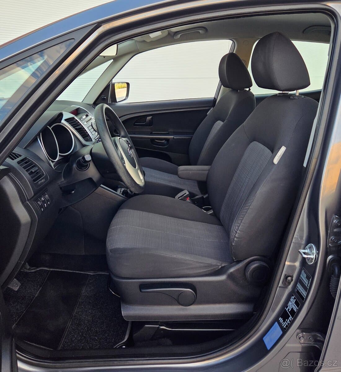 2010 Kia VENGA - 15