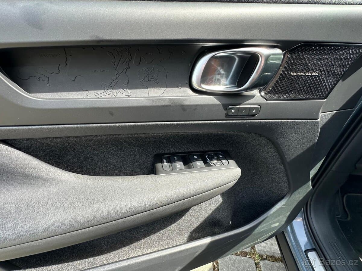 2022 Volvo C40 - 15