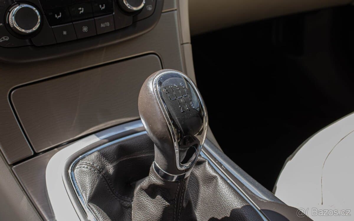 2011 Opel INSIGNIA - 15
