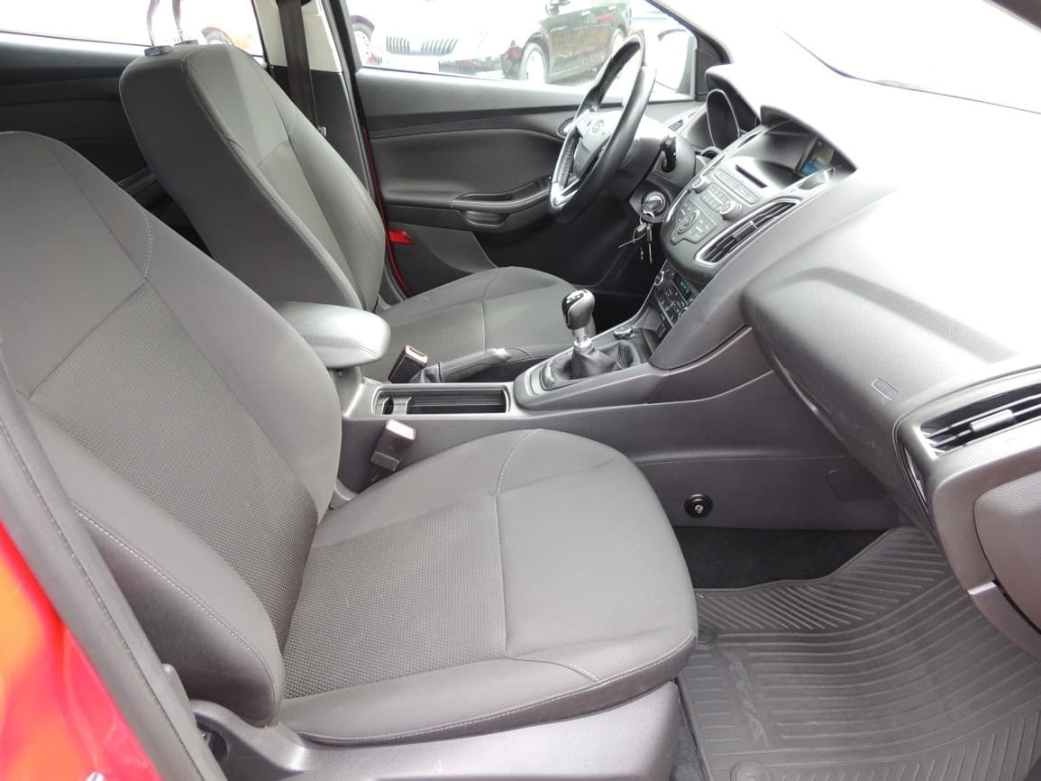 2017 Ford FOCUS - 15