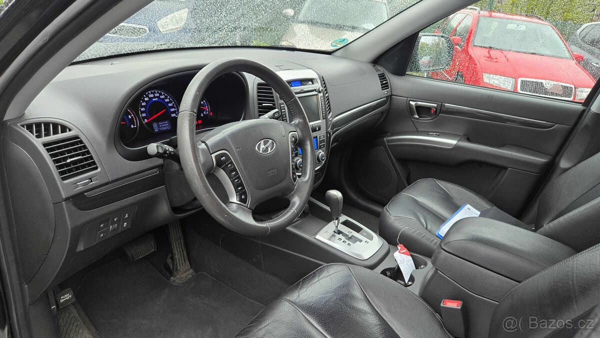 2011 Hyundai SANTA FE - 15