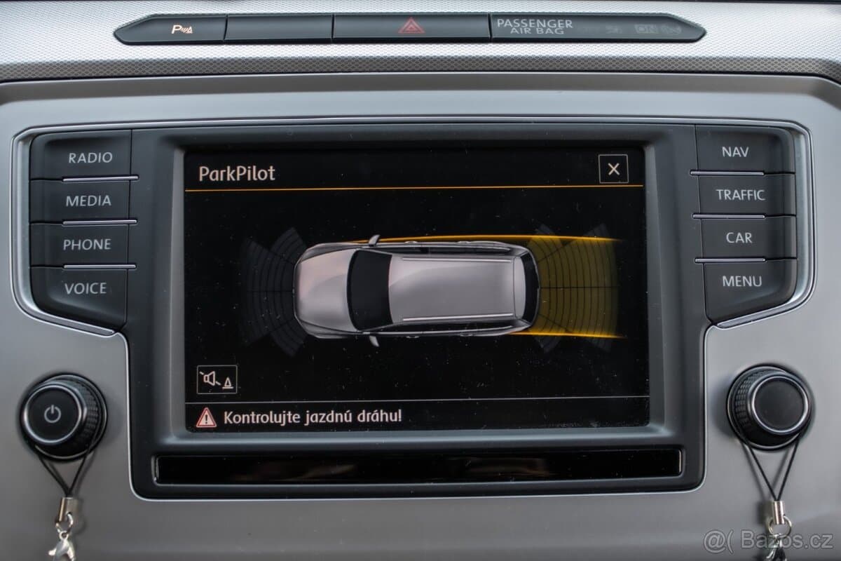2016 Volkswagen PASSAT - 15
