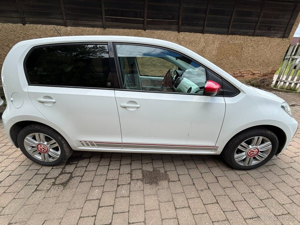 2017 Volkswagen UP! - 15