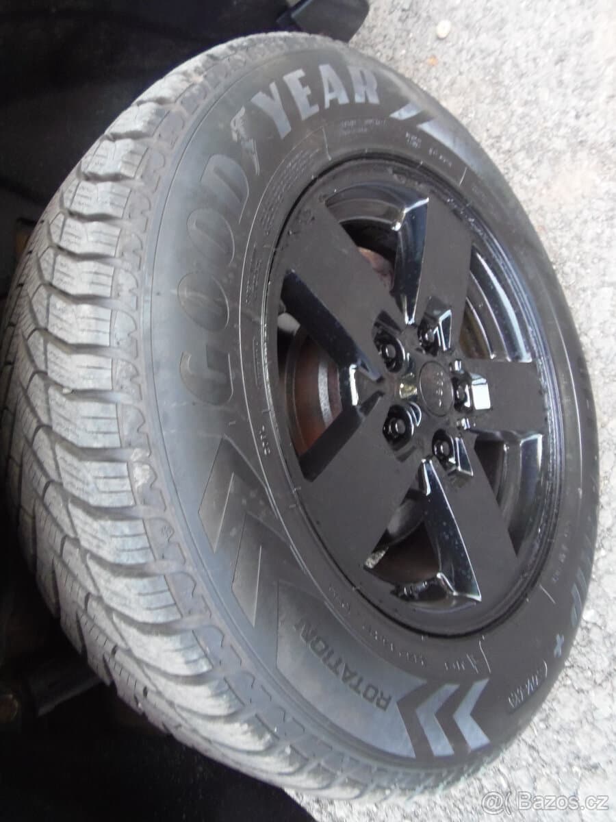 2007 Jeep COMMANDER - 15