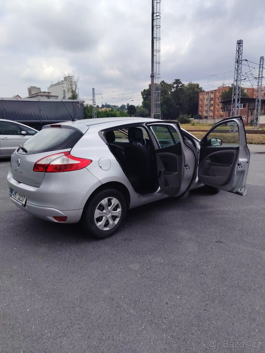 2010 Renault MEGANE - 15
