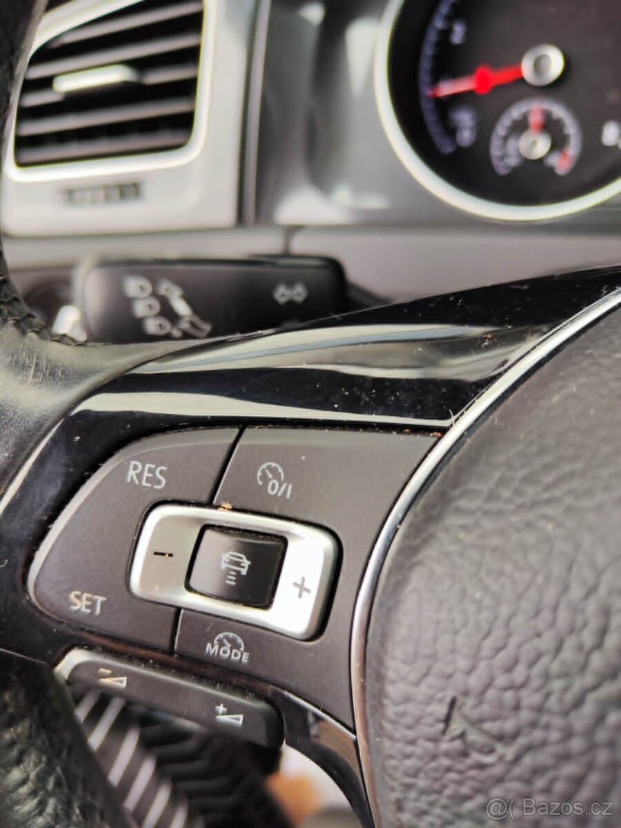 Volkswagen GOLF - 15