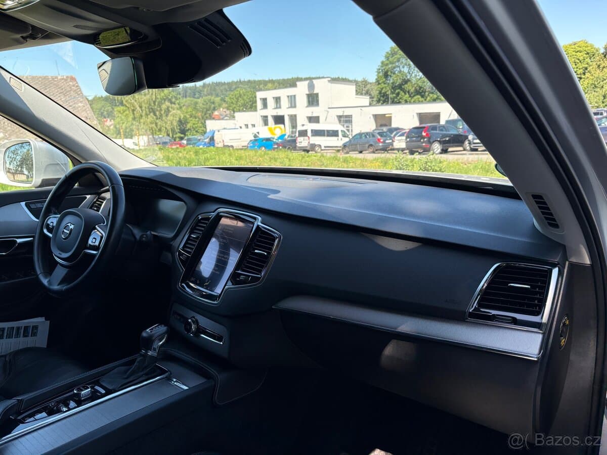 Volvo XC90 - 15