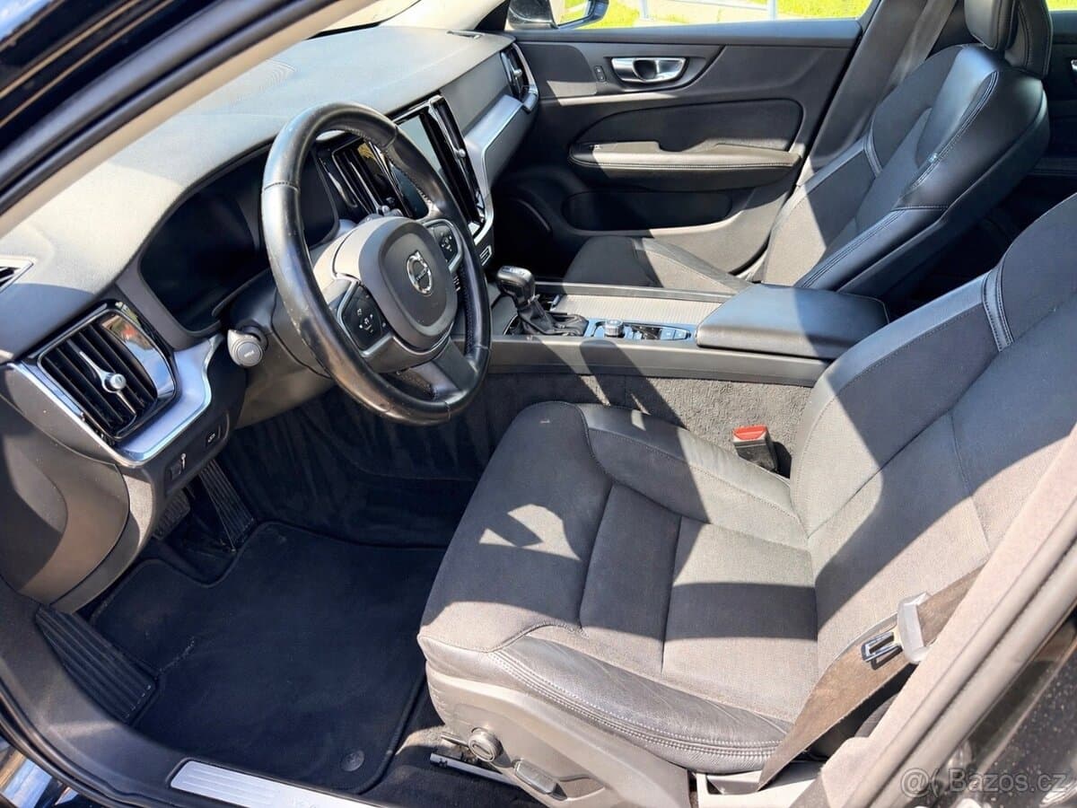 2020 Volvo V60 - 15