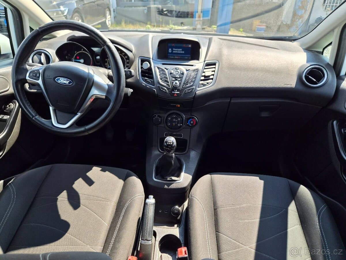 2015 Ford FIESTA - 15