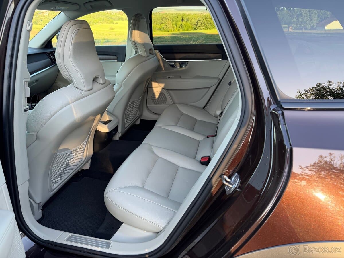 2021 Volvo V90 - 15