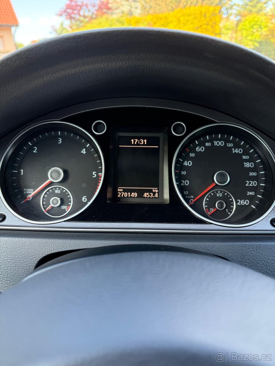 2011 Volkswagen PASSAT - 15
