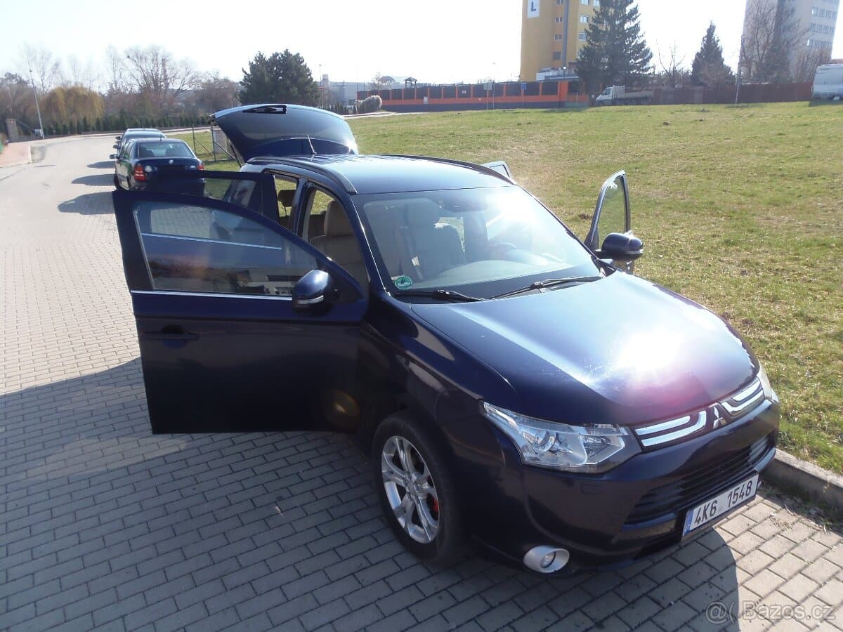 2013 Mitsubishi OUTLANDER - 15