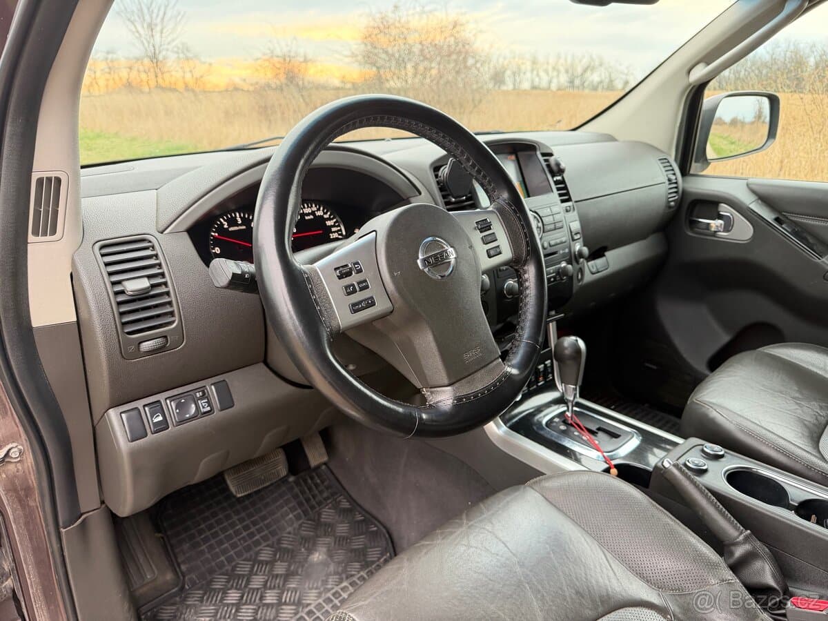 2012 Nissan PATHFINDER - 15