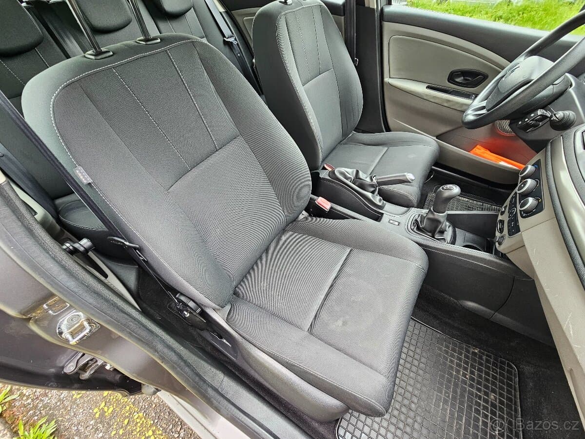 2010 Renault MEGANE - 15