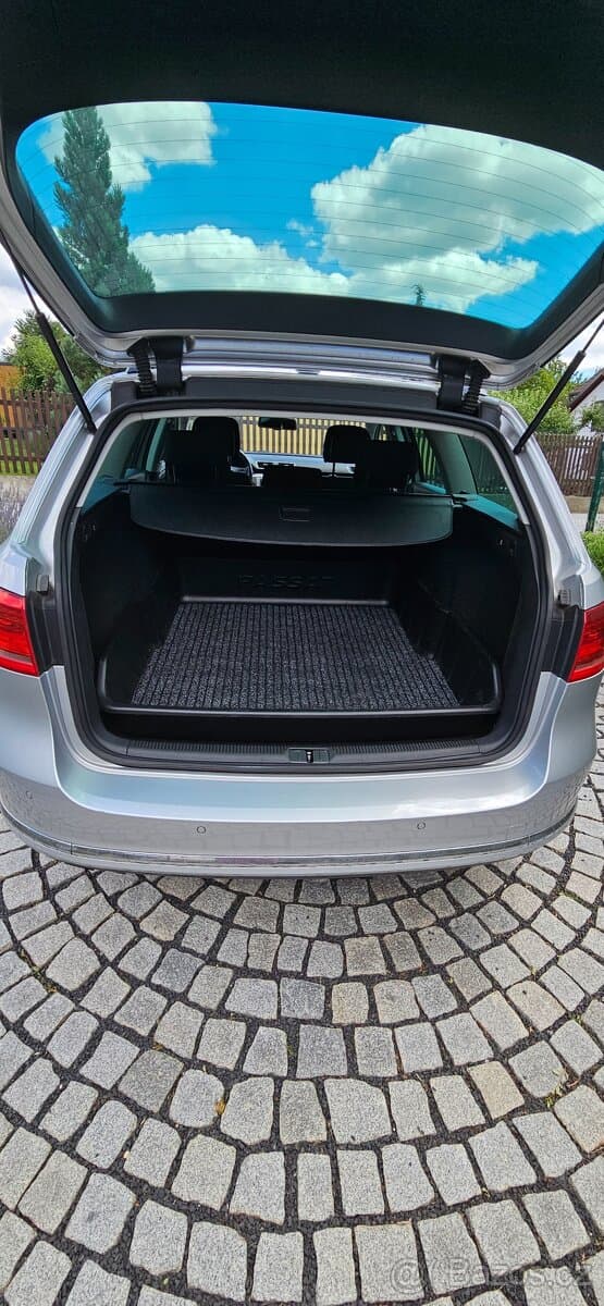 2011 Volkswagen PASSAT - 15