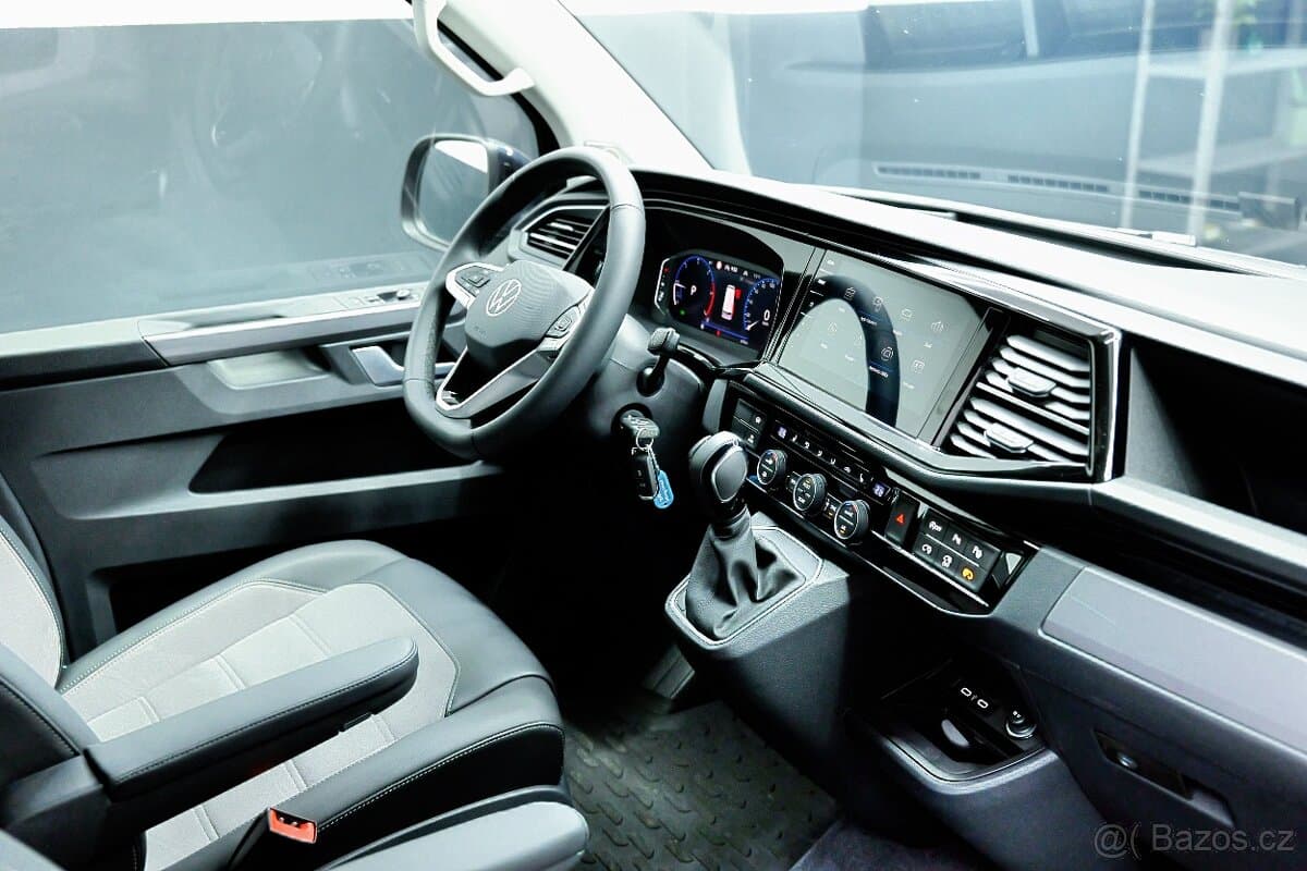 Volkswagen MULTIVAN - 15