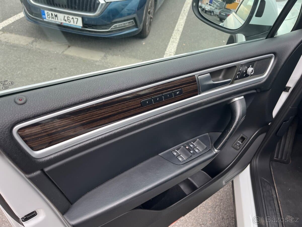 2014 Volkswagen TOUAREG - 15