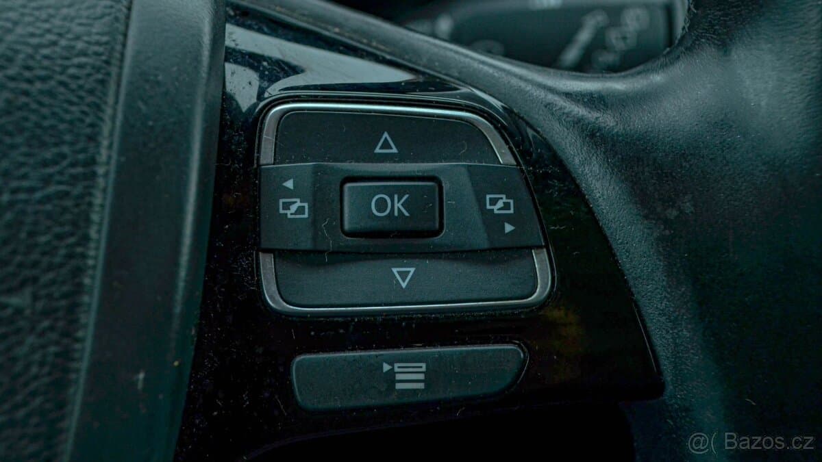 2011 Volkswagen TOUAREG - 15