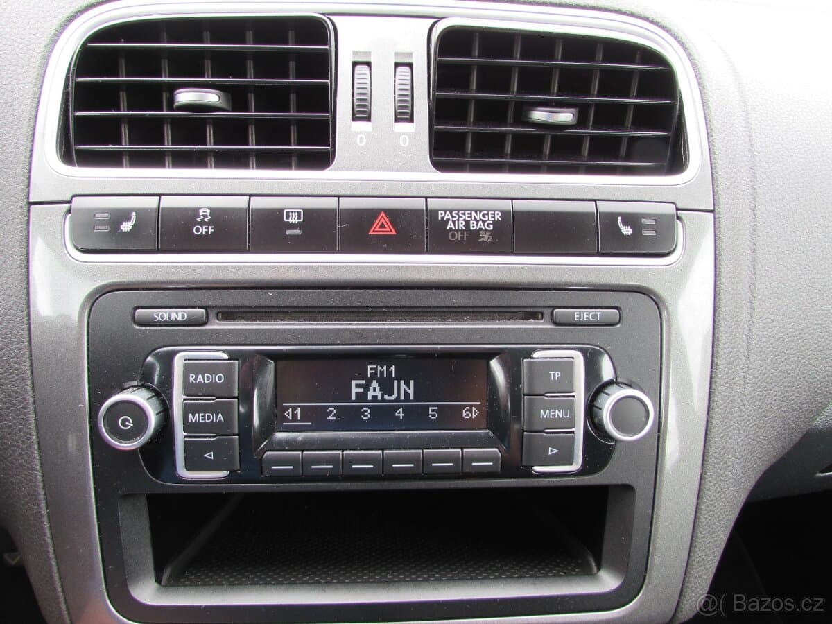 2012 Volkswagen POLO - 15