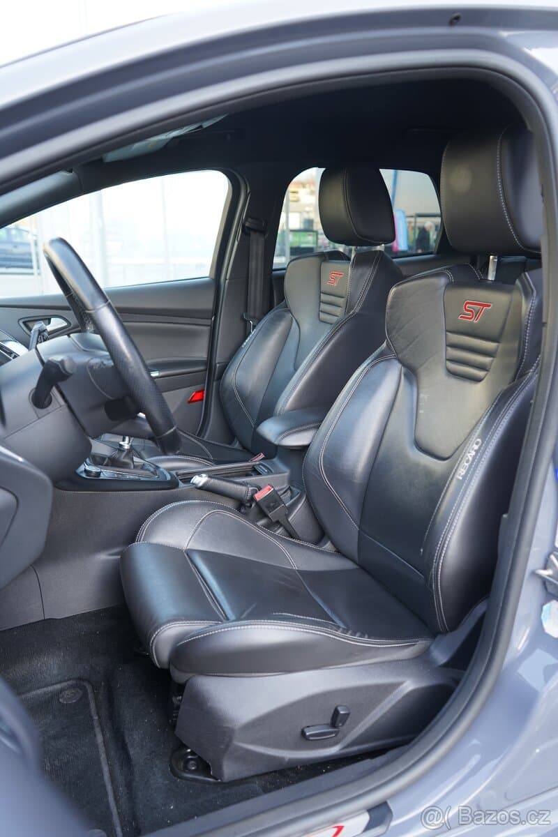 2017 Ford FOCUS - 15