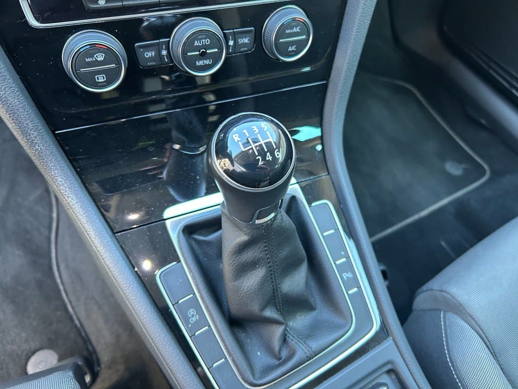 2019 Volkswagen GOLF - 15