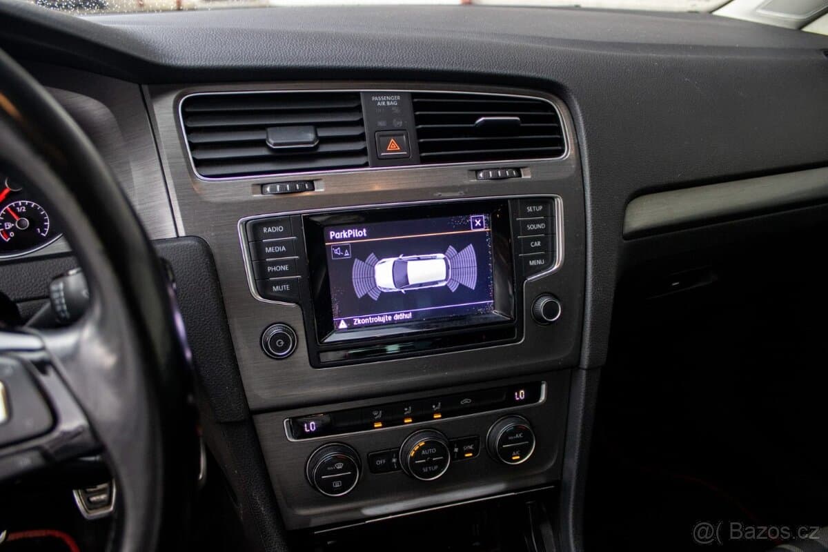 2013 Volkswagen GOLF - 15