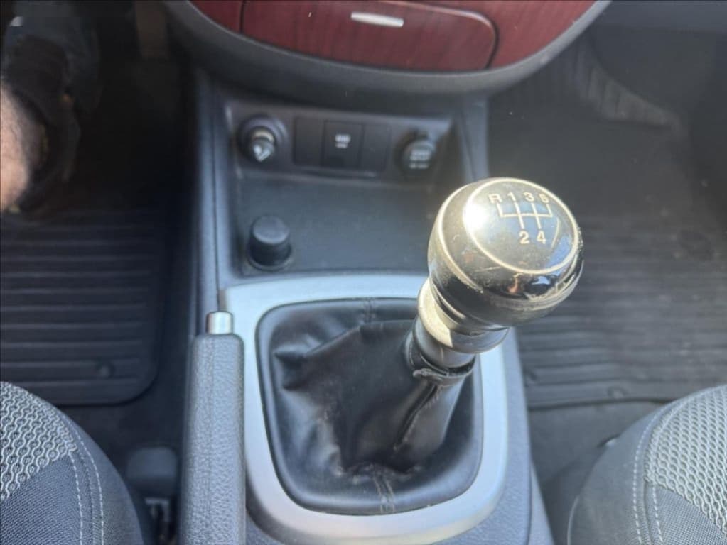 2006 Hyundai SANTA FE - 15