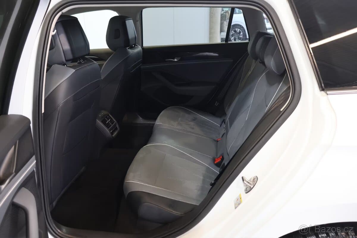 2024 Volkswagen PASSAT - 15