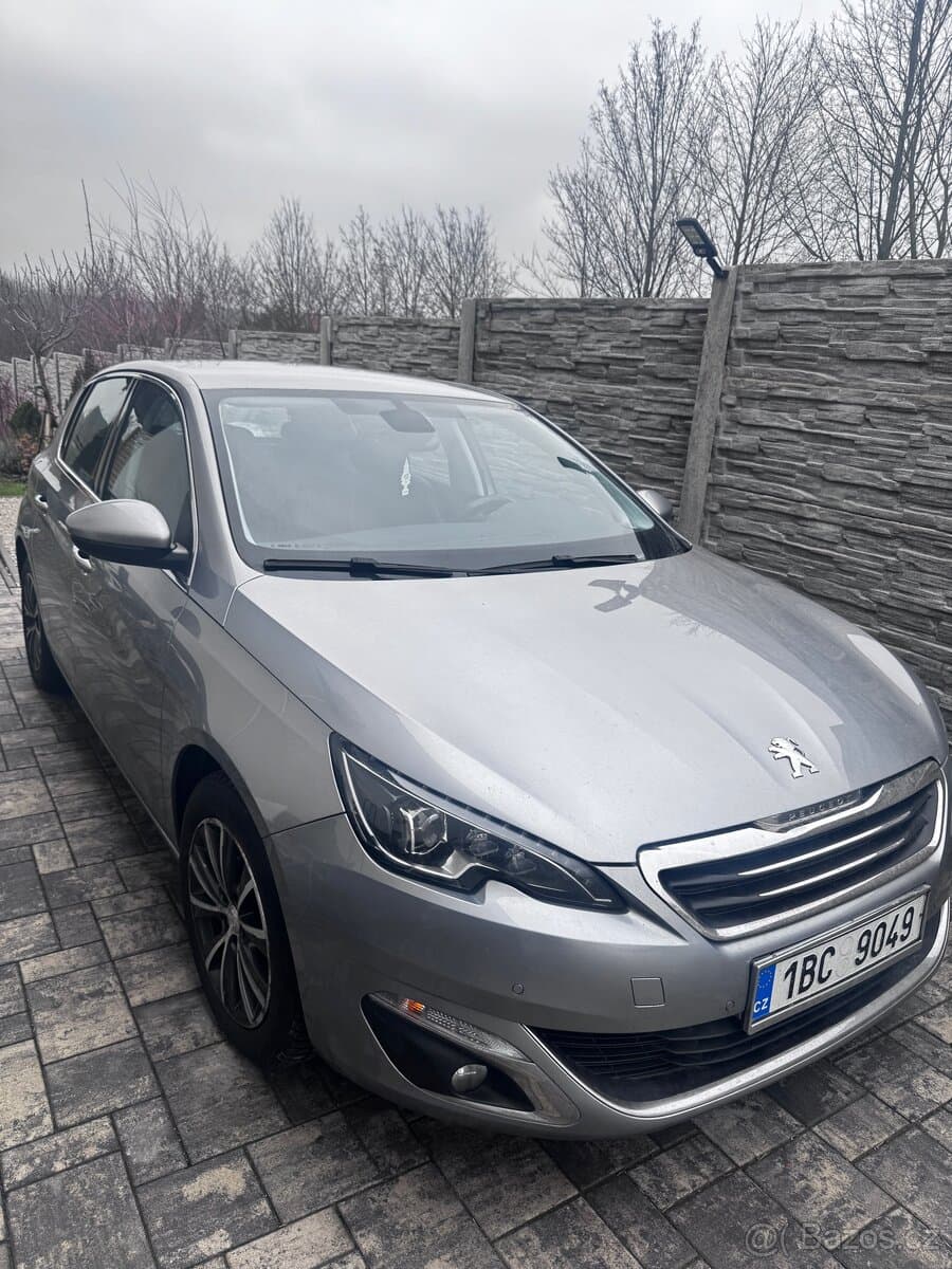 2015 Peugeot 308 - 15