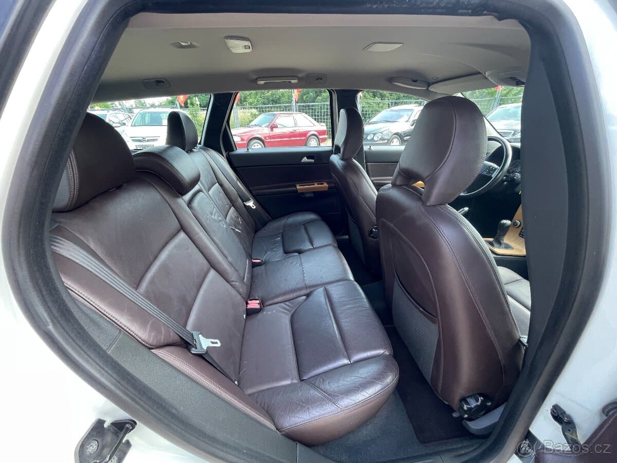 2010 Volvo V50 - 15
