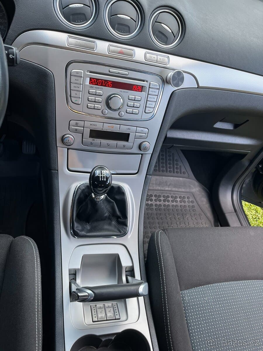 2010 Ford S-MAX - 15