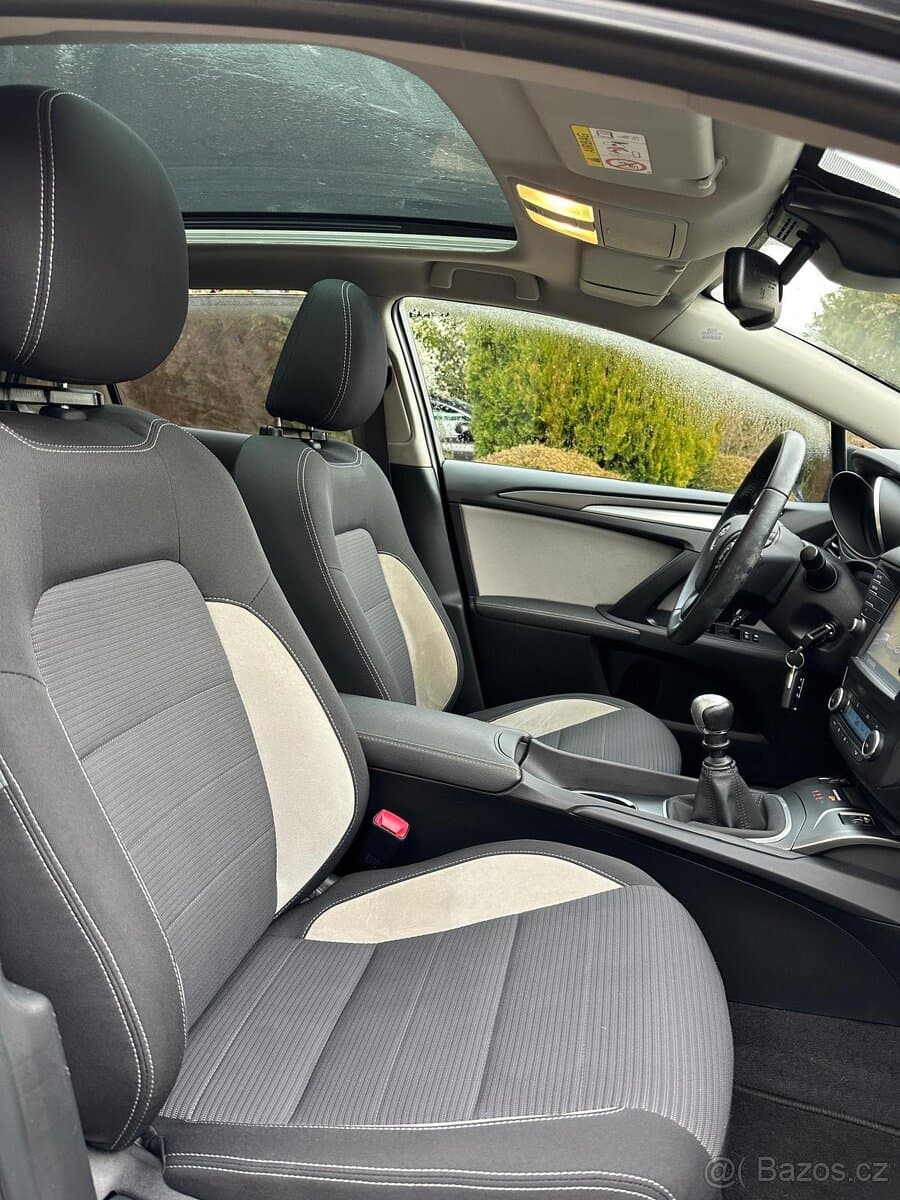 2015 Toyota AVENSIS - 15
