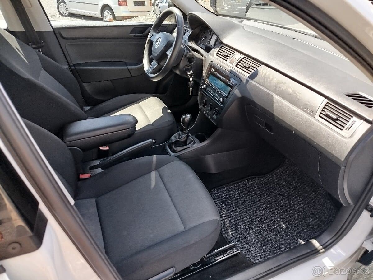 2014 Škoda RAPID - 15