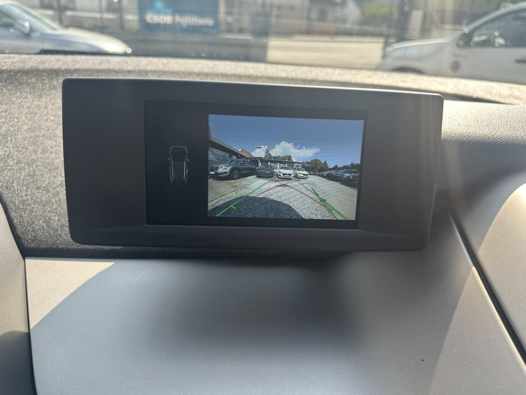 2021 BMW i3 - 15