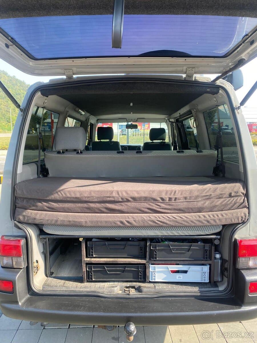 Volkswagen MULTIVAN - 15
