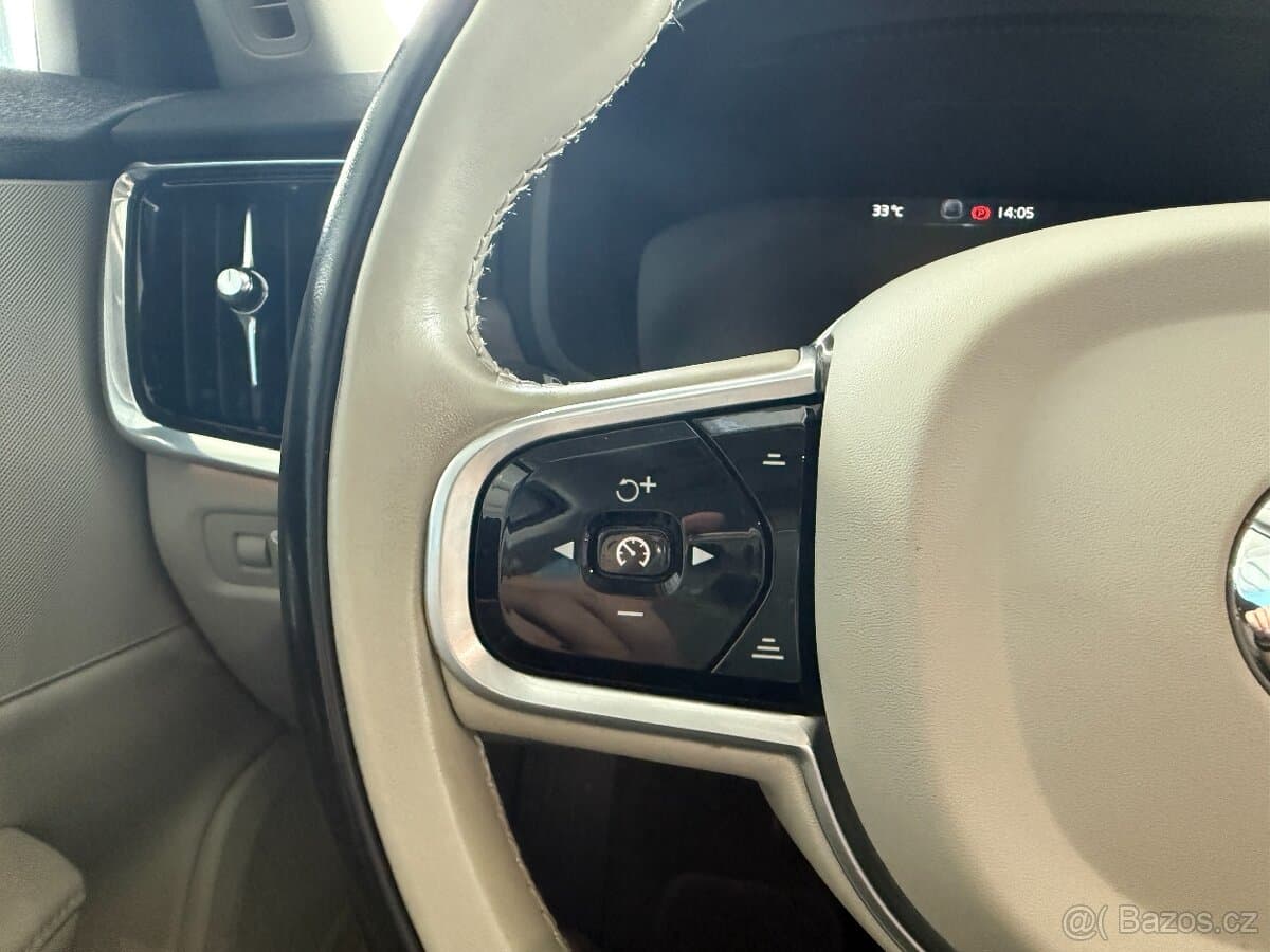2019 Volvo V90 - 15