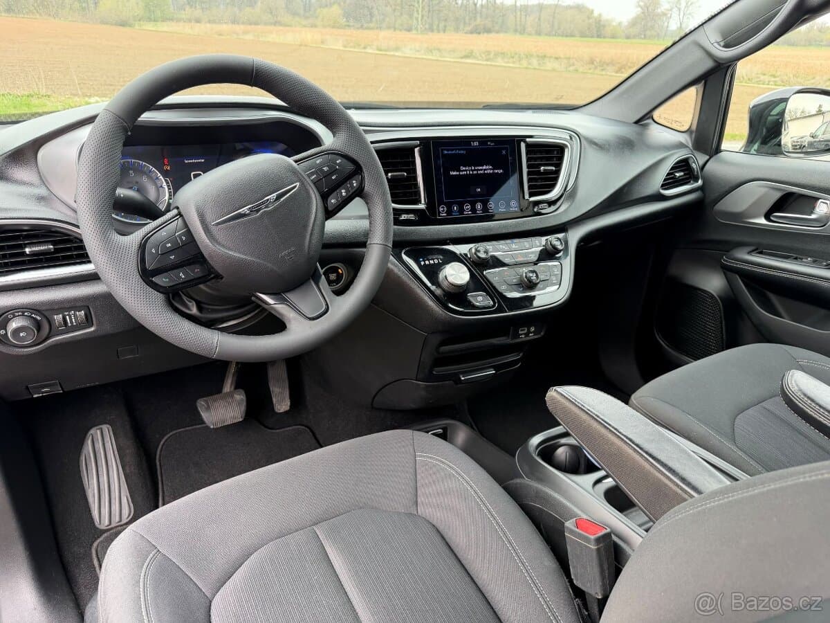 2019 Chrysler PACIFICA - 15