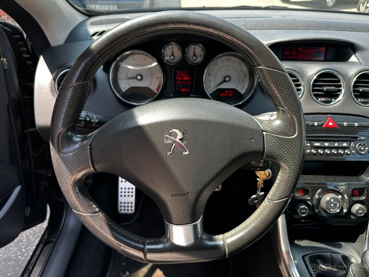 2011 Peugeot 308 - 15