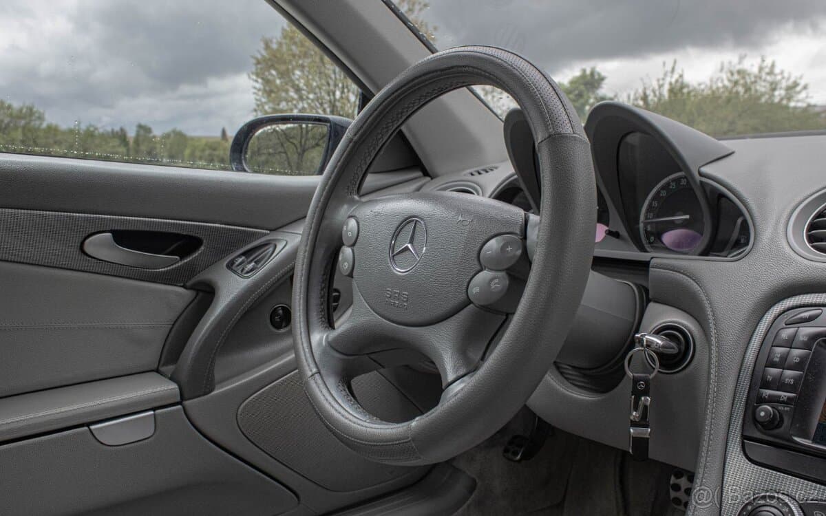 2004 Mercedes-Benz SL - 15