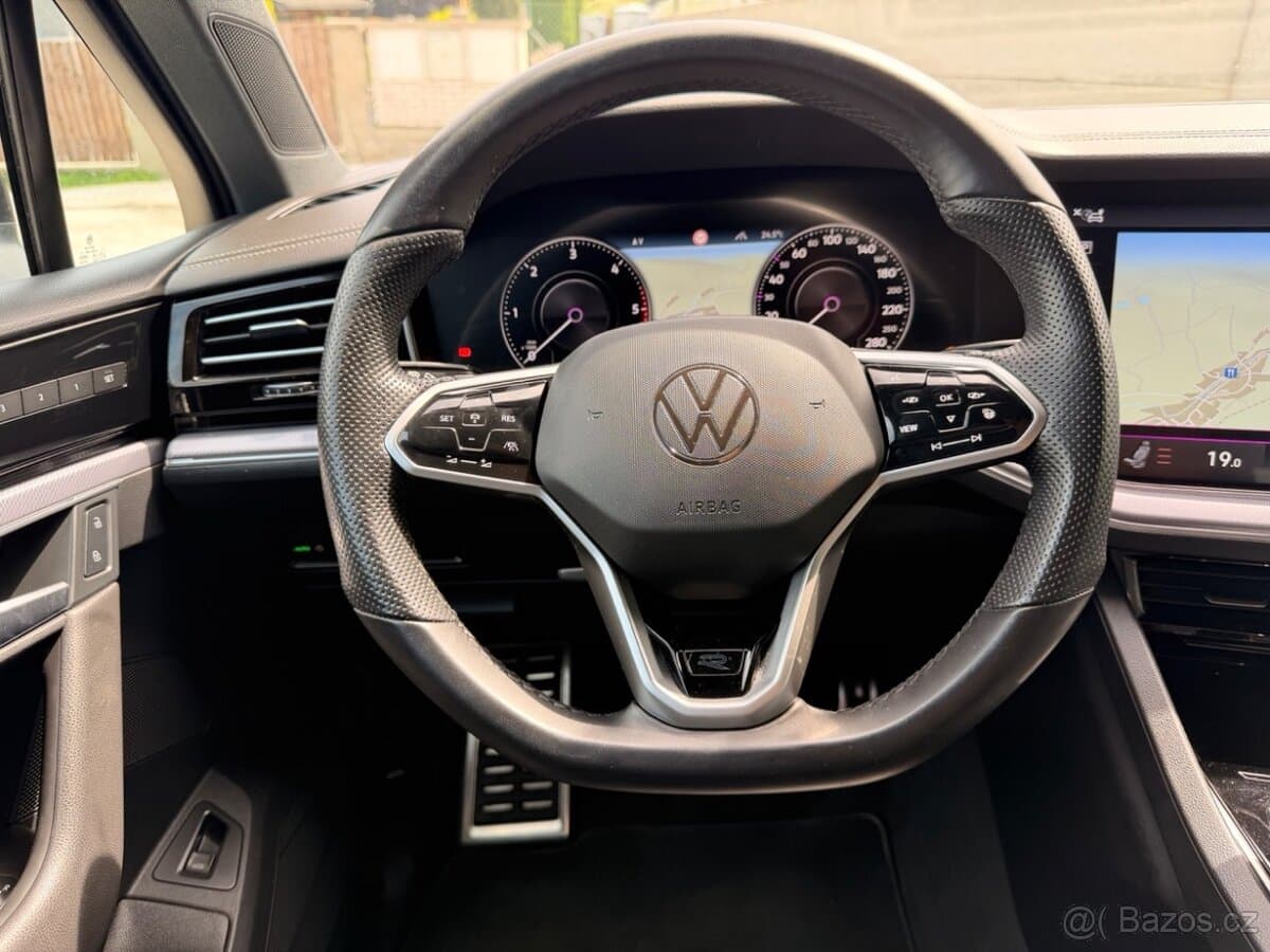 2022 Volkswagen TOUAREG - 15