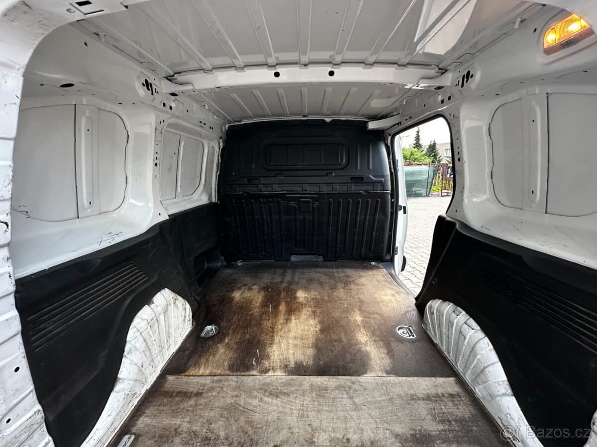 2022 Opel COMBO - 15