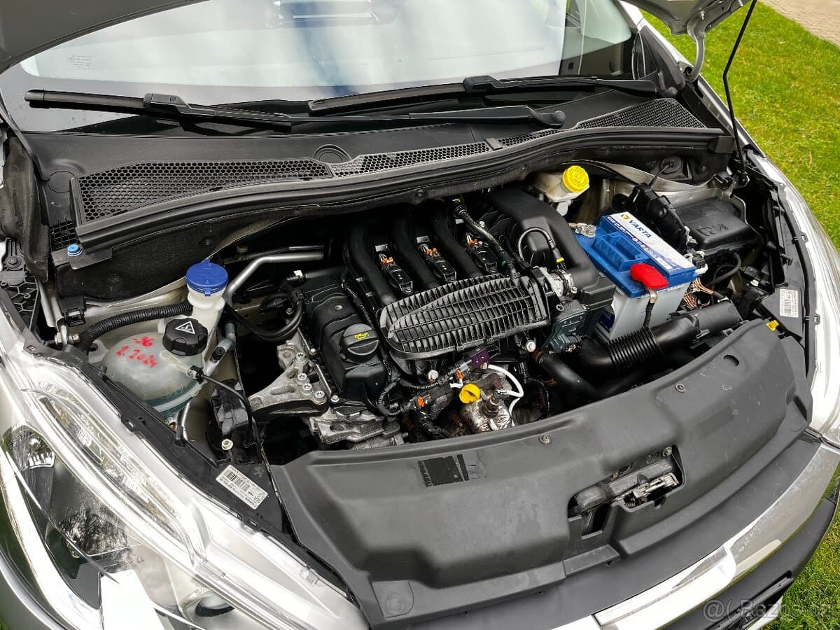 2016 Peugeot 208 - 15