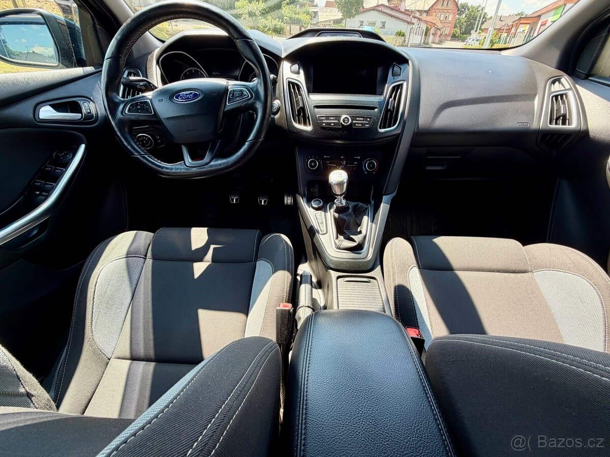 2015 Ford FOCUS - 15
