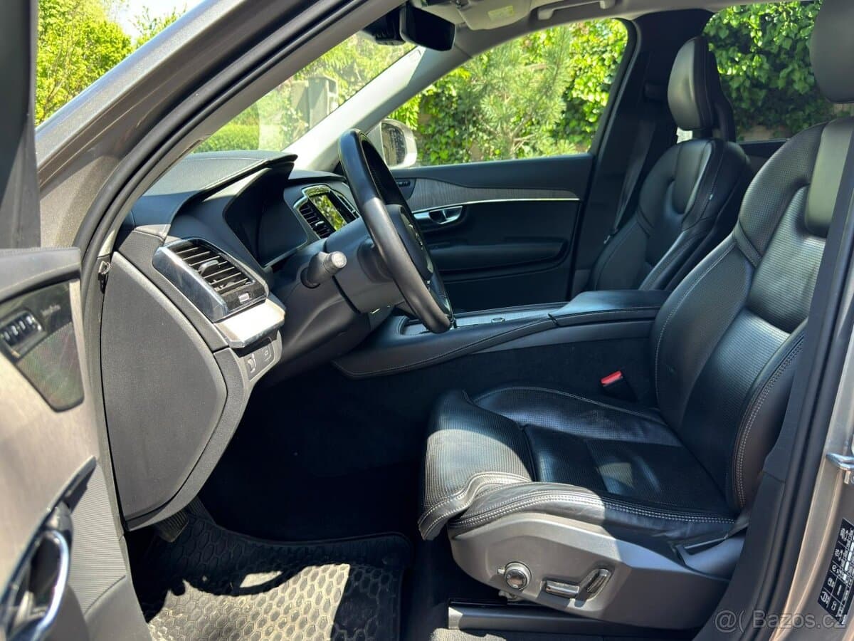 2021 Volvo XC90 - 15