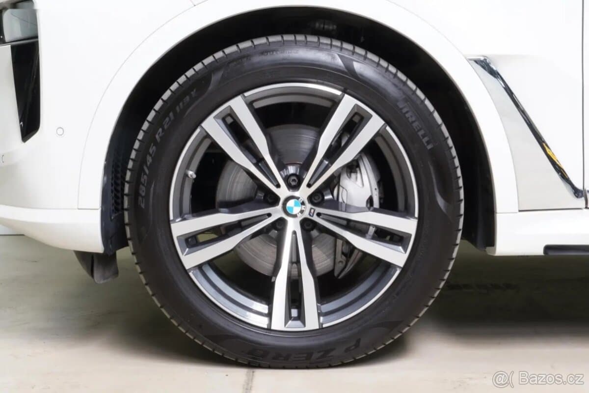 2024 BMW X7 - 15