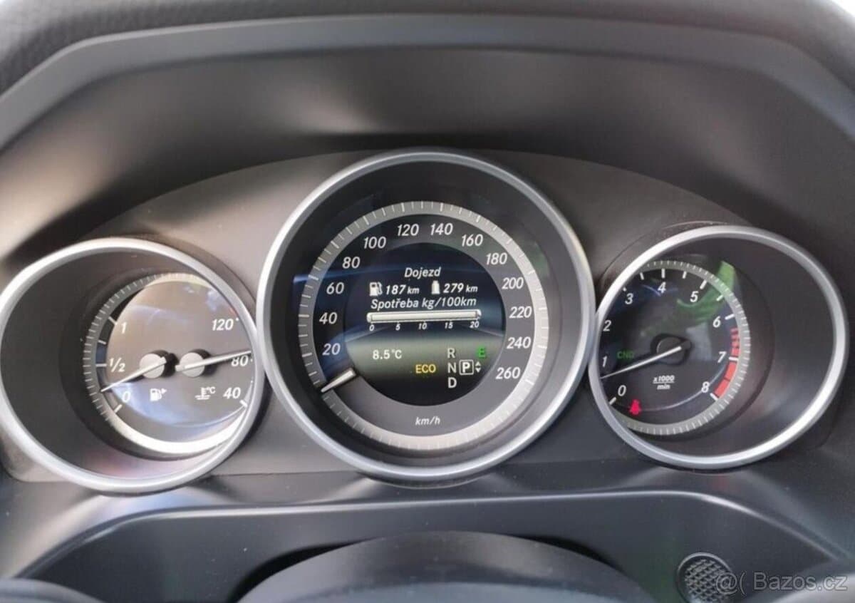 2015 Mercedes-Benz E-CLASS - 15