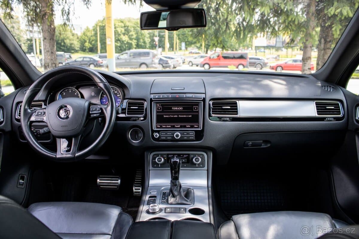 2015 Volkswagen TOUAREG - 15