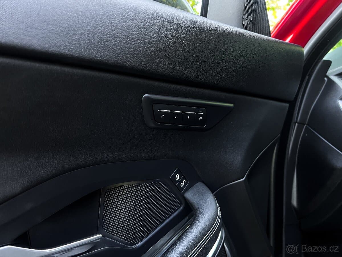 2018 Jaguar E-PACE - 15